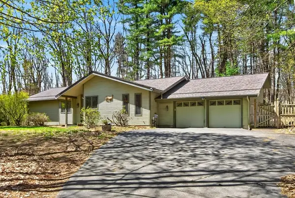 18 Laurel Ln, Princeton, MA 01541