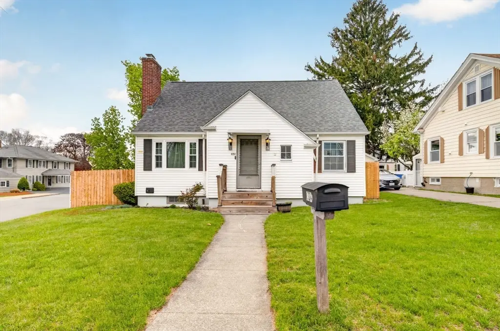 604 Woodlawn Street, Fall River, MA 02720 - #1