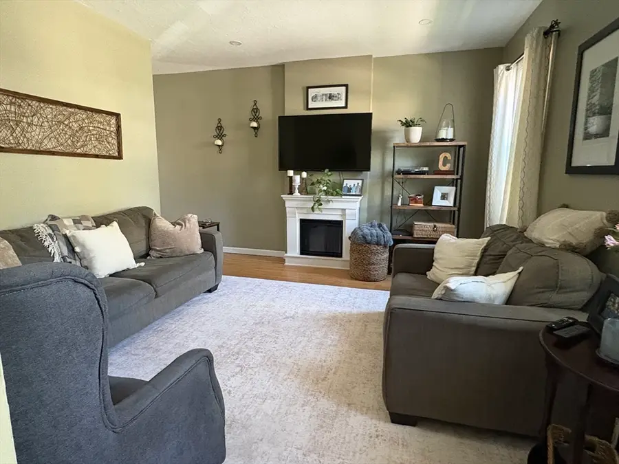 6 Nelson St #6, Clinton, MA 01510 - #2