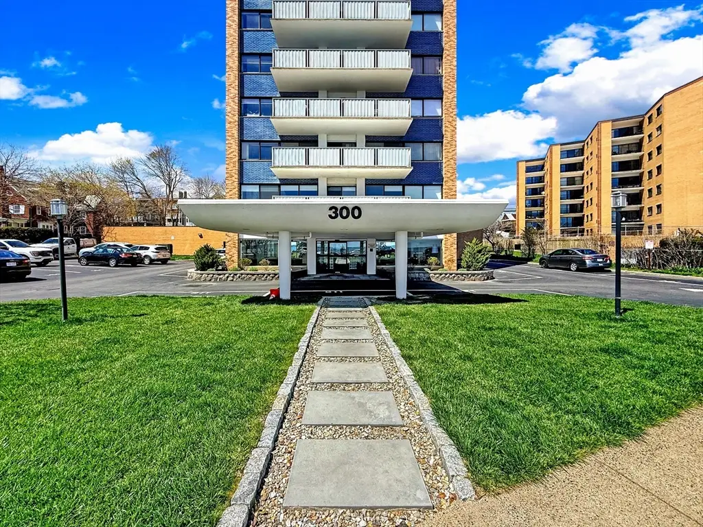 300 Lynn Shore Dr #203, Lynn, MA 01902 - #1