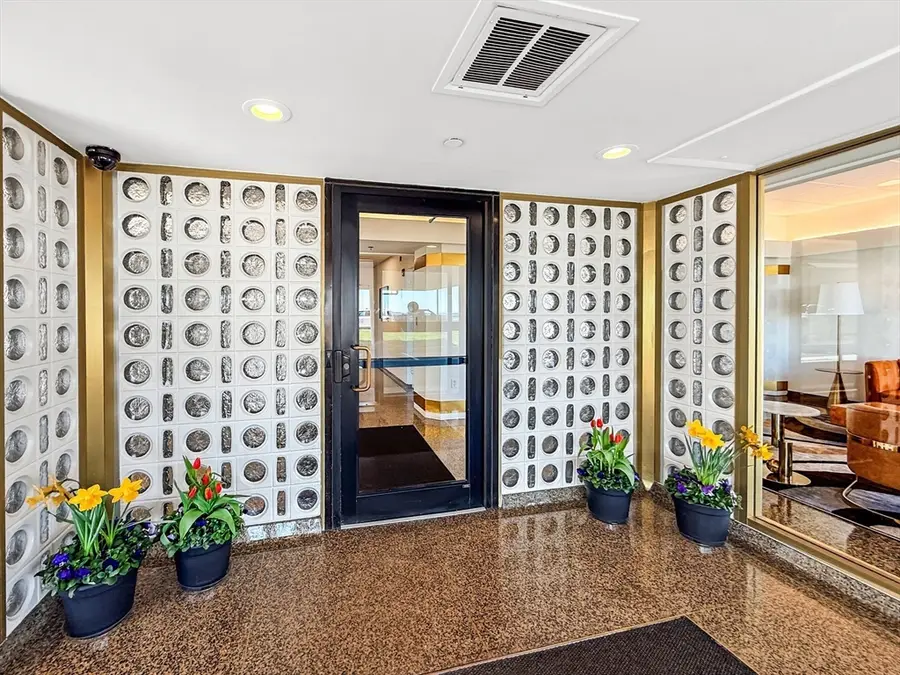 300 Lynn Shore Dr #203, Lynn, MA 01902 - #3