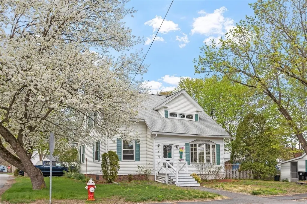 28 Chapel St, Shirley, MA 01464 - #1