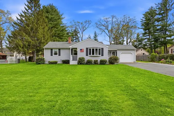 74 Shannon Ln, Westfield, MA 01085