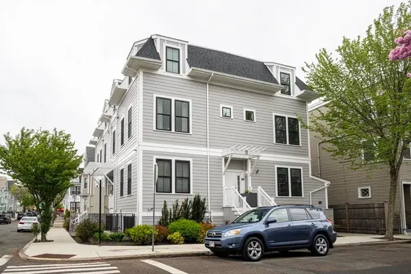 24 Rush St #I, Somerville, MA 02145