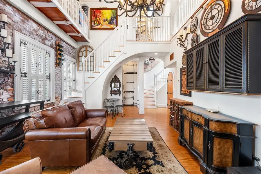 49 Grove St #Penthouse, Boston, MA 02114 - #2