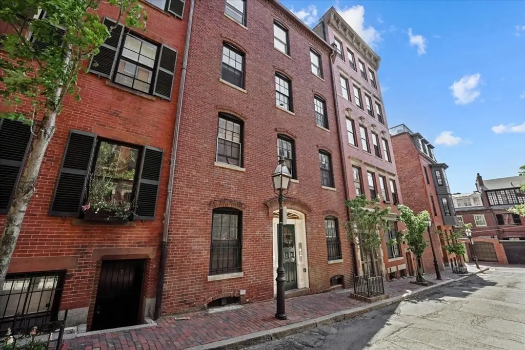 130 Myrtle St, Boston, MA 02114 - #1