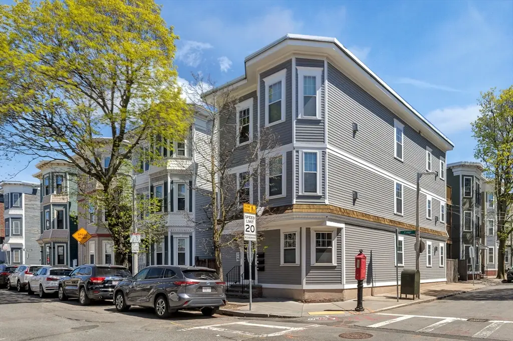 253 E St #1, Boston, MA 02127 - #1
