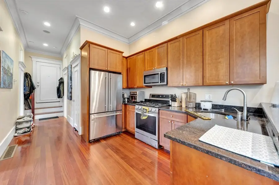 253 E St #1, Boston, MA 02127 - #3