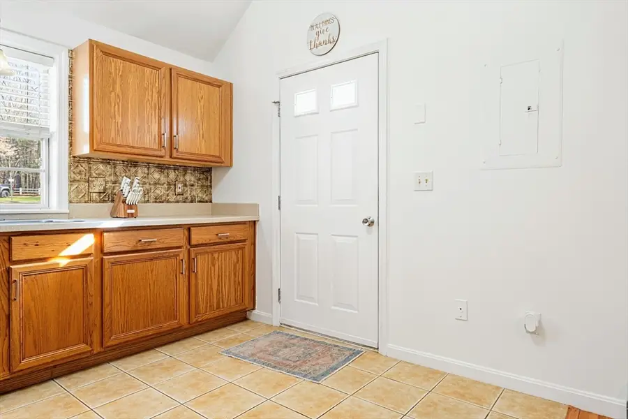 16 Gates Xing #16, Leominster, MA 01453 - #2