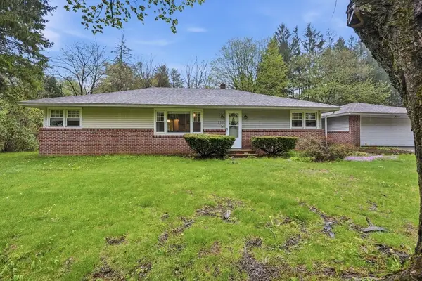 223 S Barre Rd, Barre, MA 01005