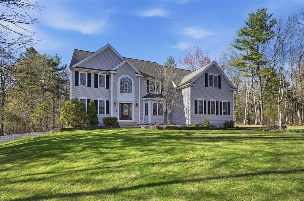 5 Nelson Court, Mendon, MA 01756 - #1
