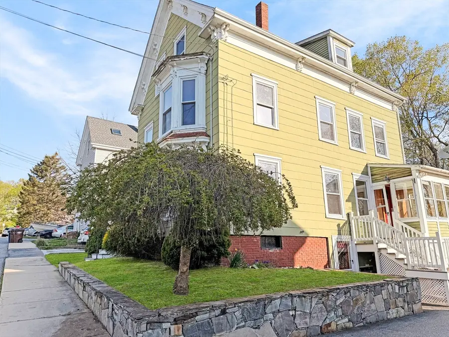 26 Arlington St, Amesbury, MA 01913 - #2