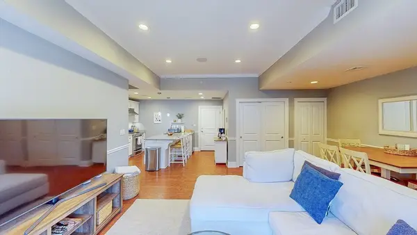 616 E 4th St #105, Boston, MA 02127