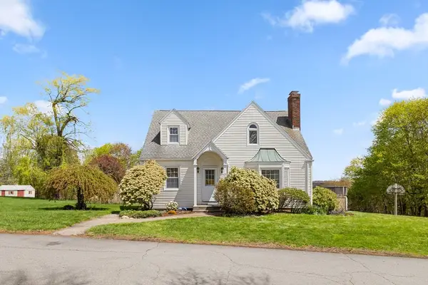 15 Breezy Green Rd, Leicester, MA 01524