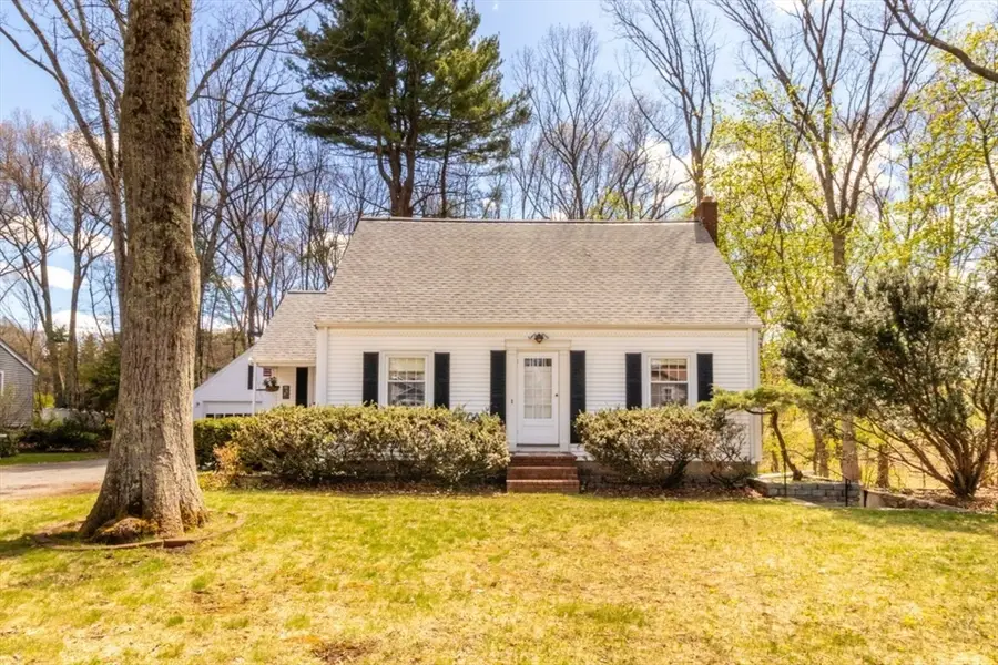 90 Walnut St, Walpole, MA 02081 - #2