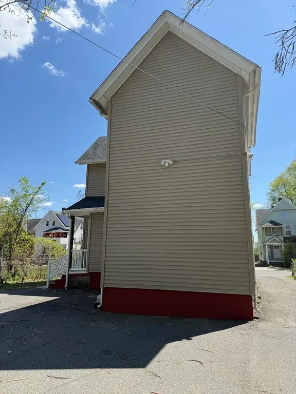 108 Alden St, Springfield, MA 01109 - #3