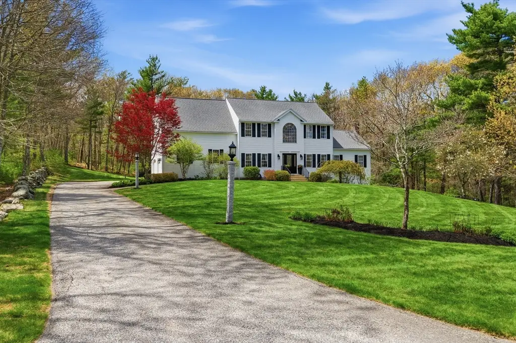 10 Briarwood Circle, Douglas, MA 01516 - #1