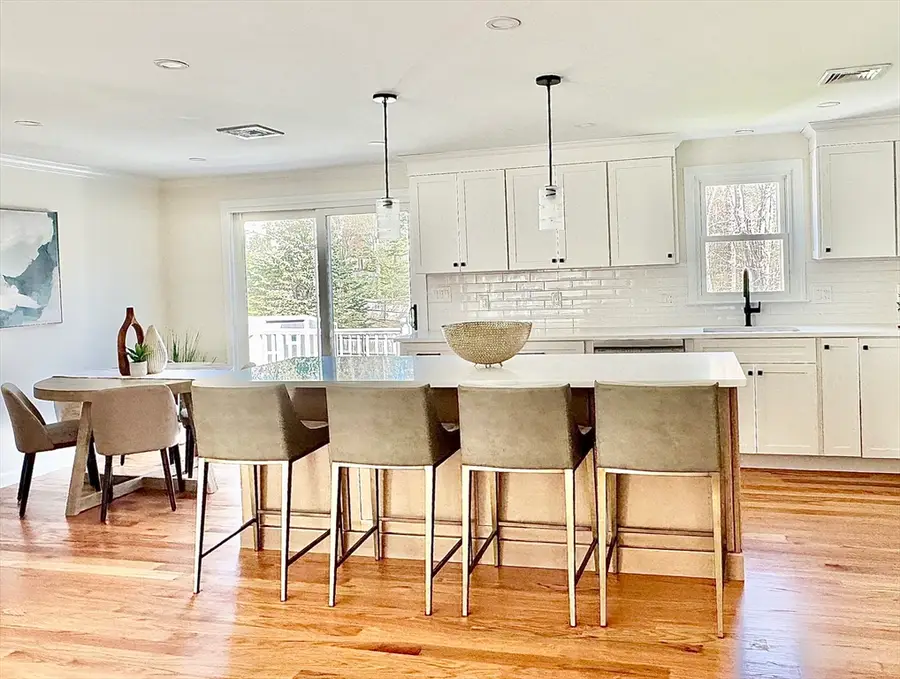 362 Center St, Hanover, MA 02339 - #2