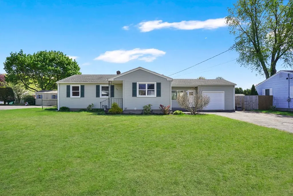 35 Sherwood St, Chicopee, MA 01013 - #1