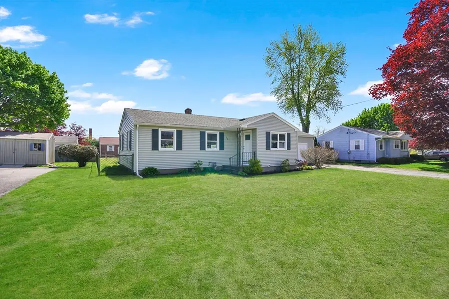 35 Sherwood St, Chicopee, MA 01013 - #2