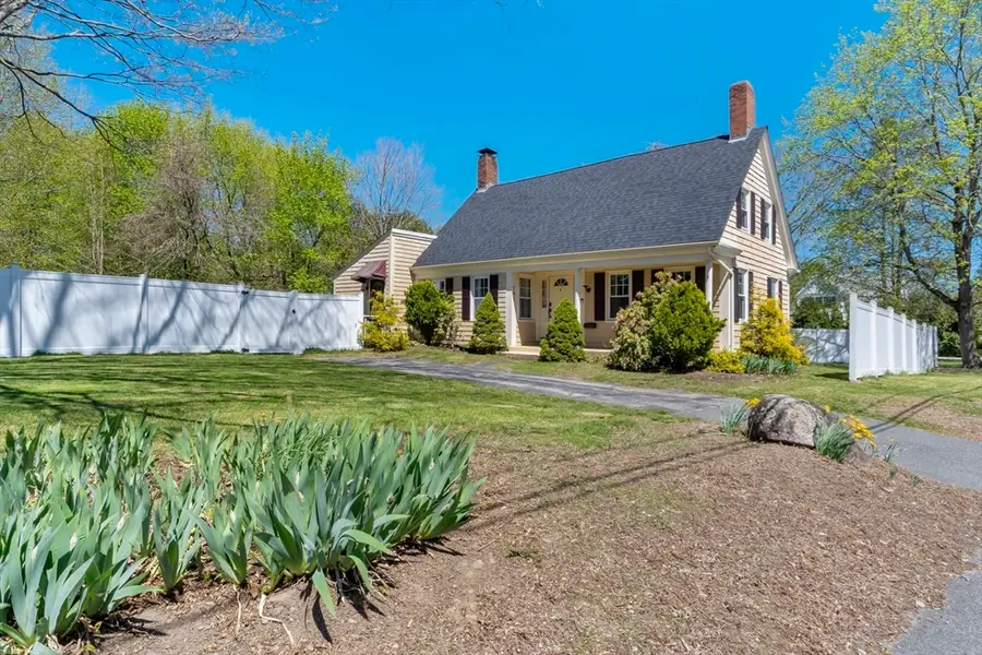 181 Central St, Rockland, MA 02370 - #2
