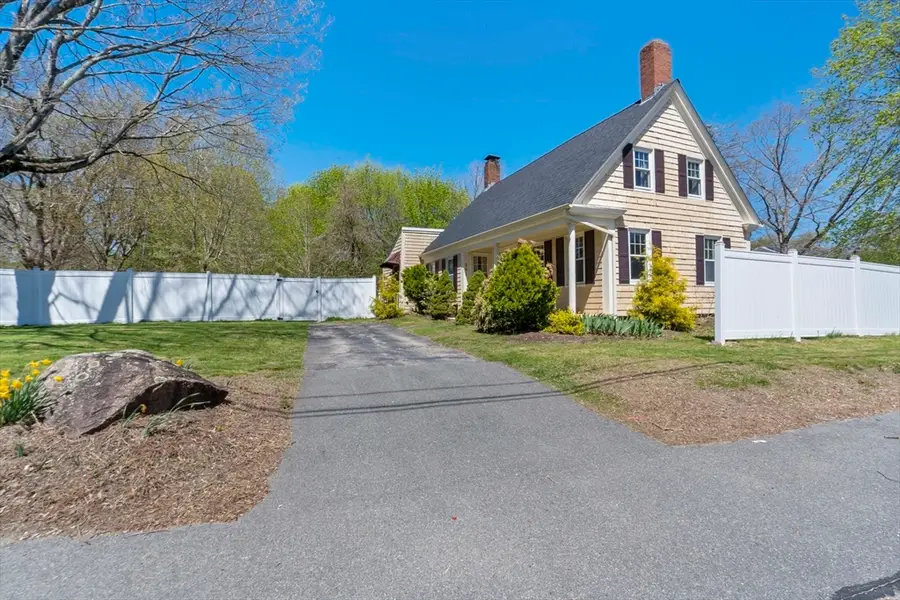 181 Central St, Rockland, MA 02370 - #3