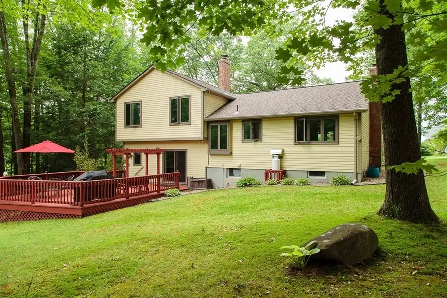 305 Strong St, Amherst, MA 01002 - #3