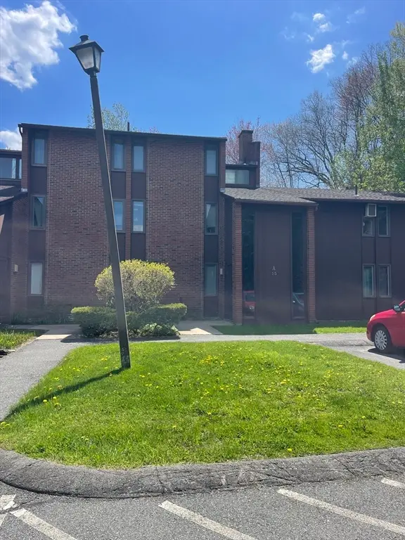 222 North East St #1, Amherst, MA 01002