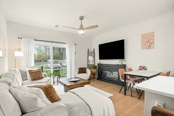 300 Martins Landing #103, North Reading, MA 01864