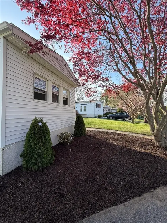 7 Chestnut St, Rockland, MA 02370 - #3