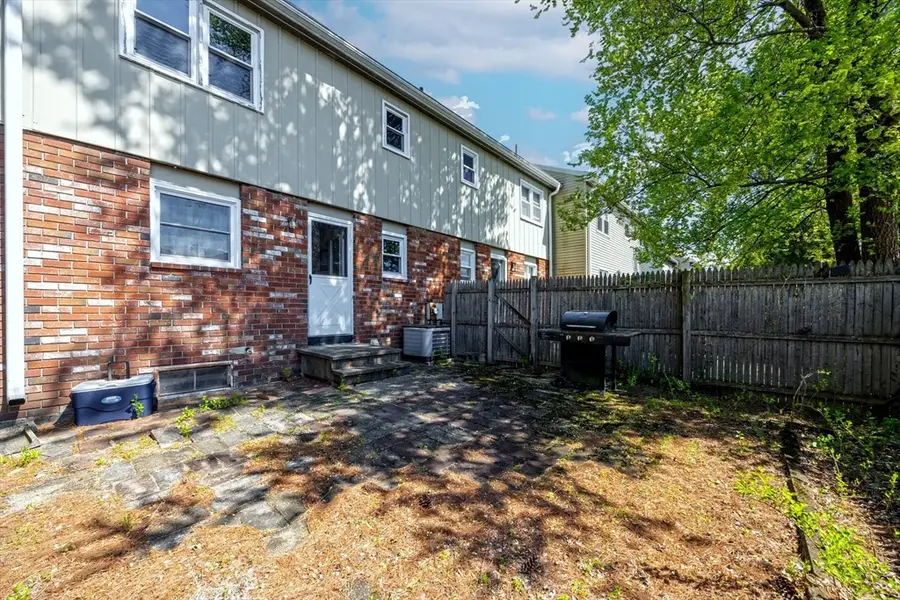 32 Yorktown Ct #32, Chicopee, MA 01020 - #3