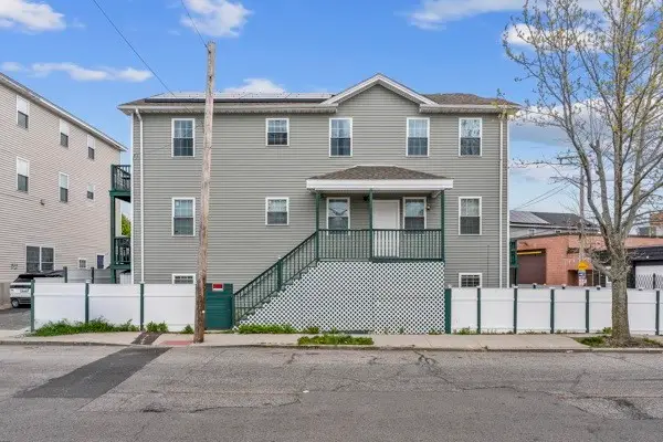 603 Charles St, Providence, RI 02904