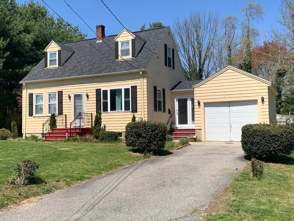 1206 Old North St, Somerset, MA 02726 - #1