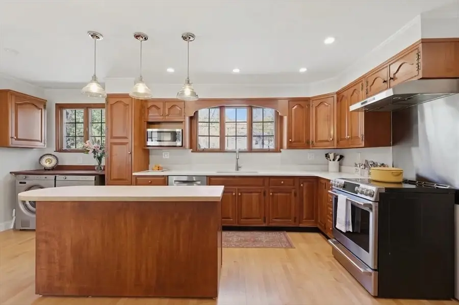24 Spring Street, Shrewsbury, MA 01545 - #3