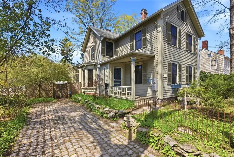 5 Pickard St, Amesbury, MA 01913 - #3