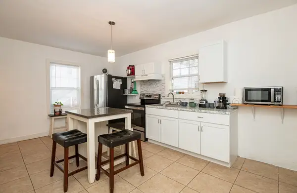 19 Huss Ct, Lynn, MA 01905
