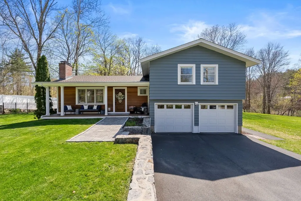 6 Clinton St, Amesbury, MA 01913 - #1