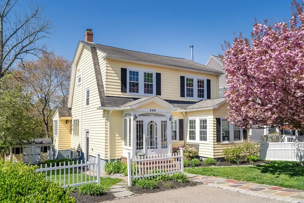 209 Beech St, Boston, MA 02131 - #1