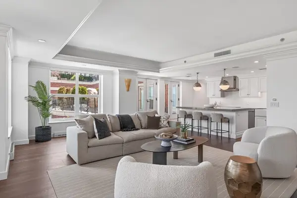 300 Boylston St #702, Boston, MA 02116