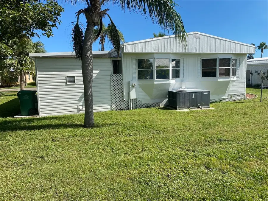 9 Se Valencia Lane, Port Saint Lucie, FL 34952 - #3