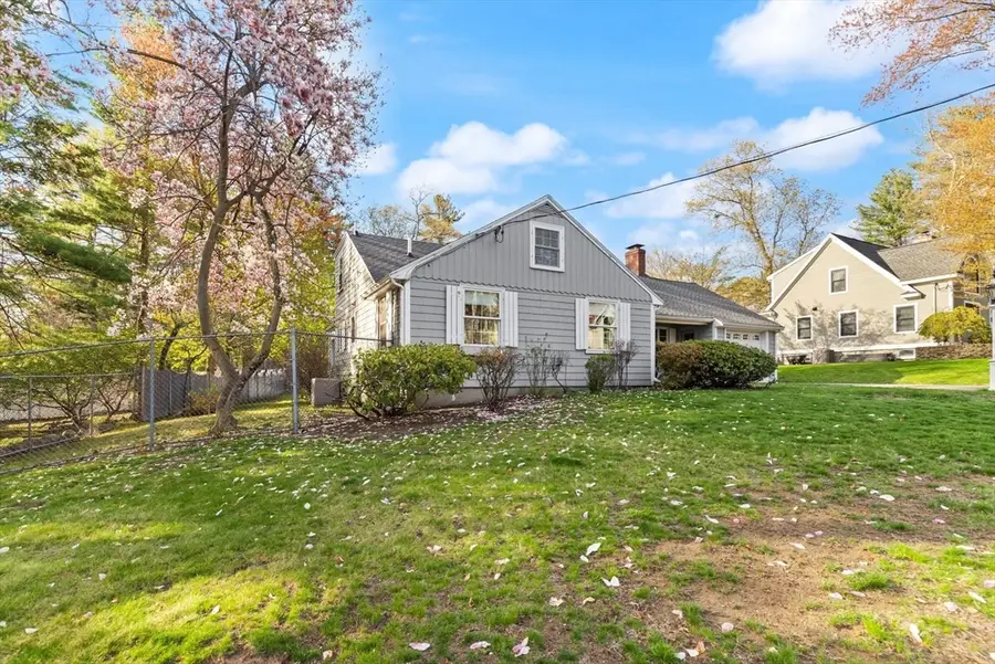 4 Strout Ave, Lynnfield, MA 01940 - #3