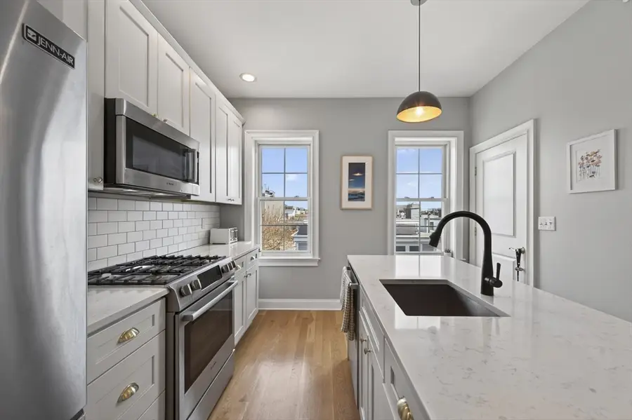 100 Webster St #3, Boston, MA 02128 - #2