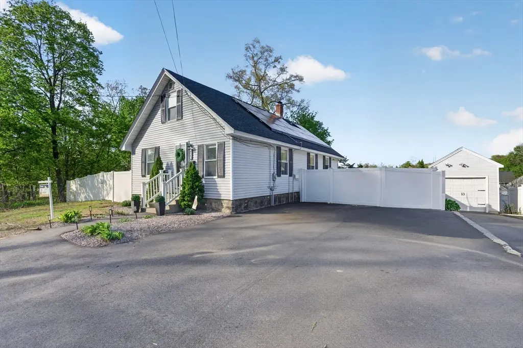 423 Textile Ave, Dracut, MA 01826 - #1