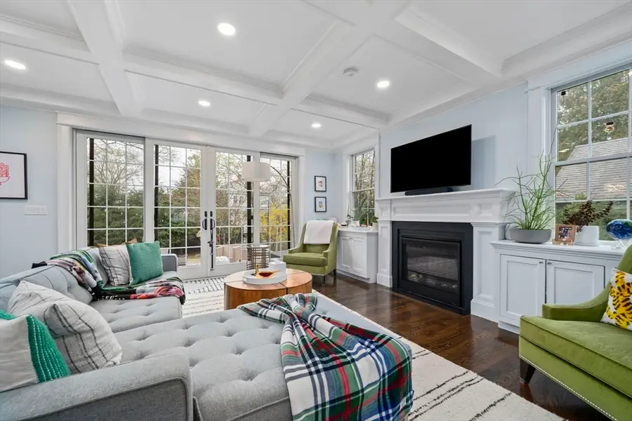 11 Woodhaven Rd, Newton, MA 02468 - #3