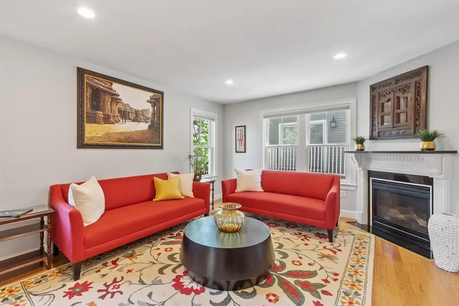 11 Brookford St, Cambridge, MA 02140 - #3