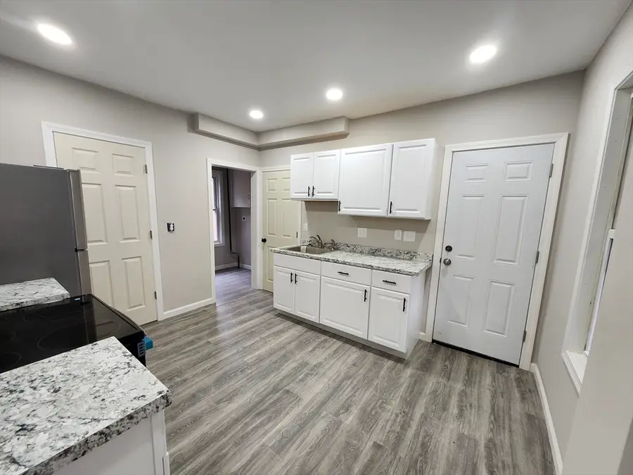 179 Sargeant St, Holyoke, MA 01040 - #3