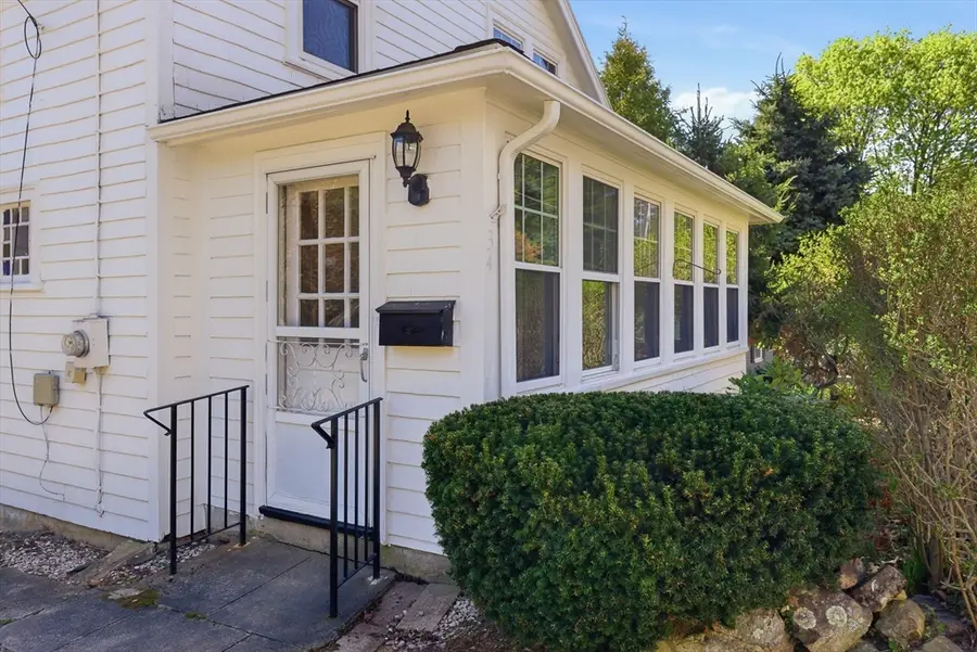 34 Woodland Rd, Wakefield, MA 01880 - #3