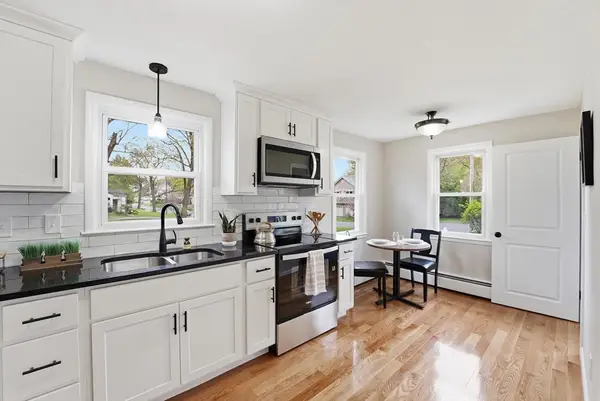 129 Cooper St, Springfield, MA 01108