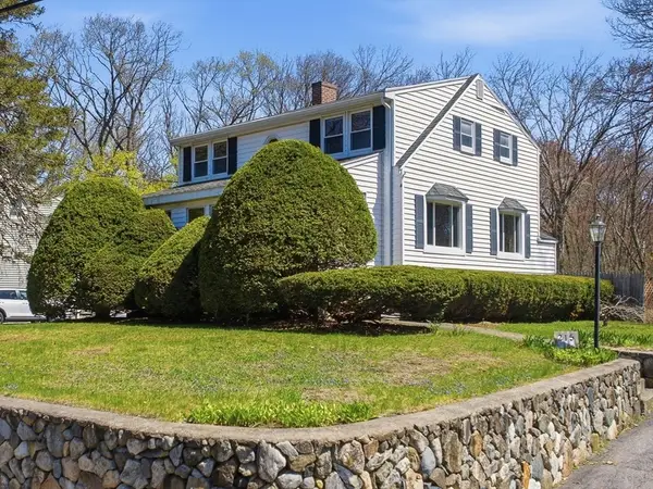 215 Pearl St, Reading, MA 01867