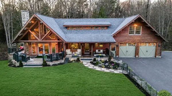 23 Henshaw Rd, Templeton, MA 01468